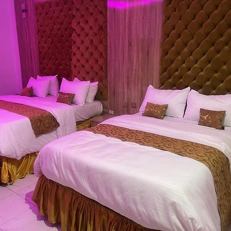Murphy'S Mansion Resort Umuahia ภายนอก รูปภาพ
